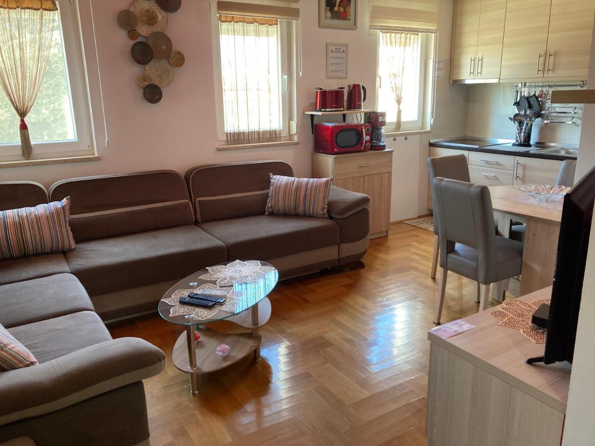 Apartment Capriati With Parking Garage Umago Esterno foto