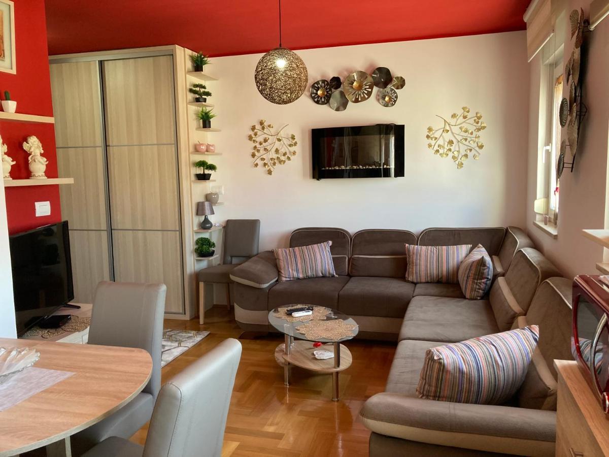 Apartment Capriati With Parking Garage Umago Esterno foto