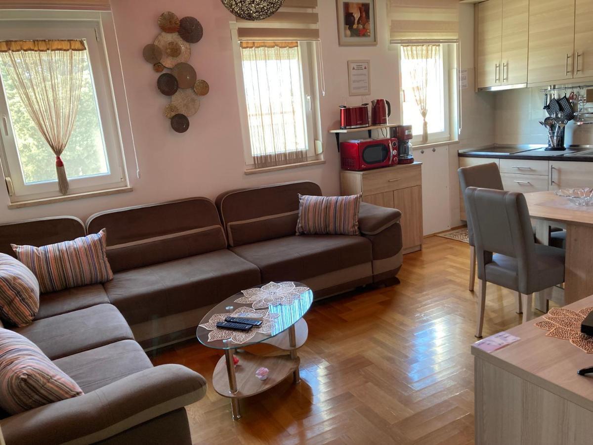 Apartment Capriati With Parking Garage Umago Esterno foto