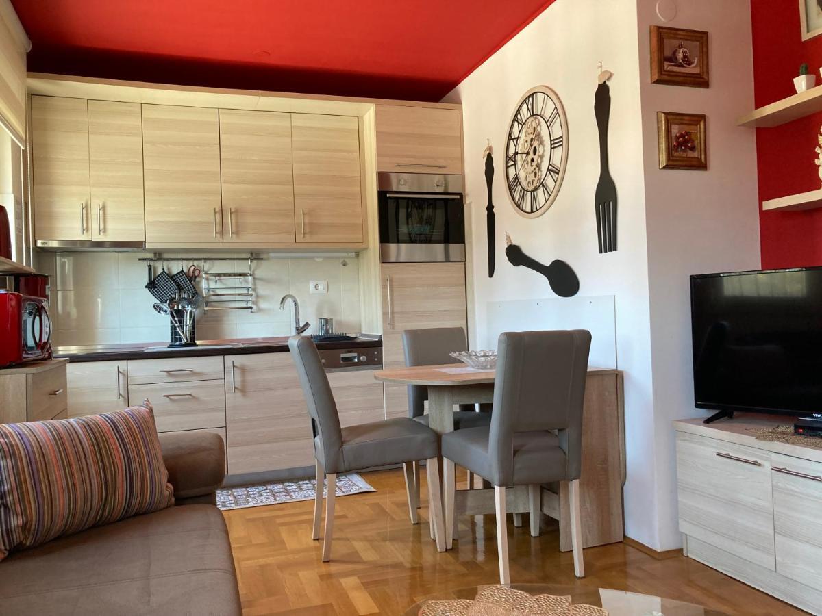Apartment Capriati With Parking Garage Umago Esterno foto
